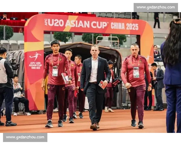 久尔杰维奇双线待命!国足临时主帅 + 国青新帅,北青:足协启动双轨计划 久尔杰维奇双线待命!国足临时主帅 + 国青新帅,北青:足协启动双轨计划