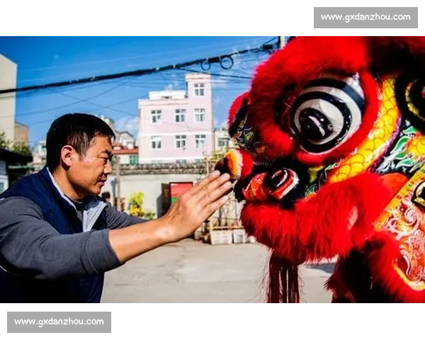 龙狮领奖争议：草根逆袭的掌声与质疑